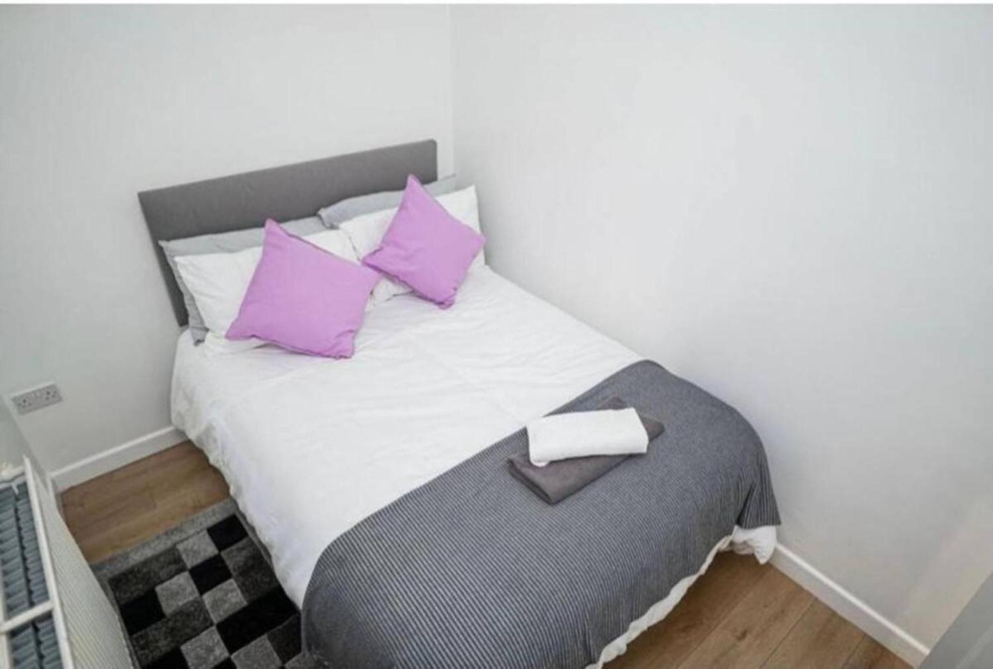 Family-Friendly Two-Bedroom Apartment Near Manchester City Stadium — Photos 1