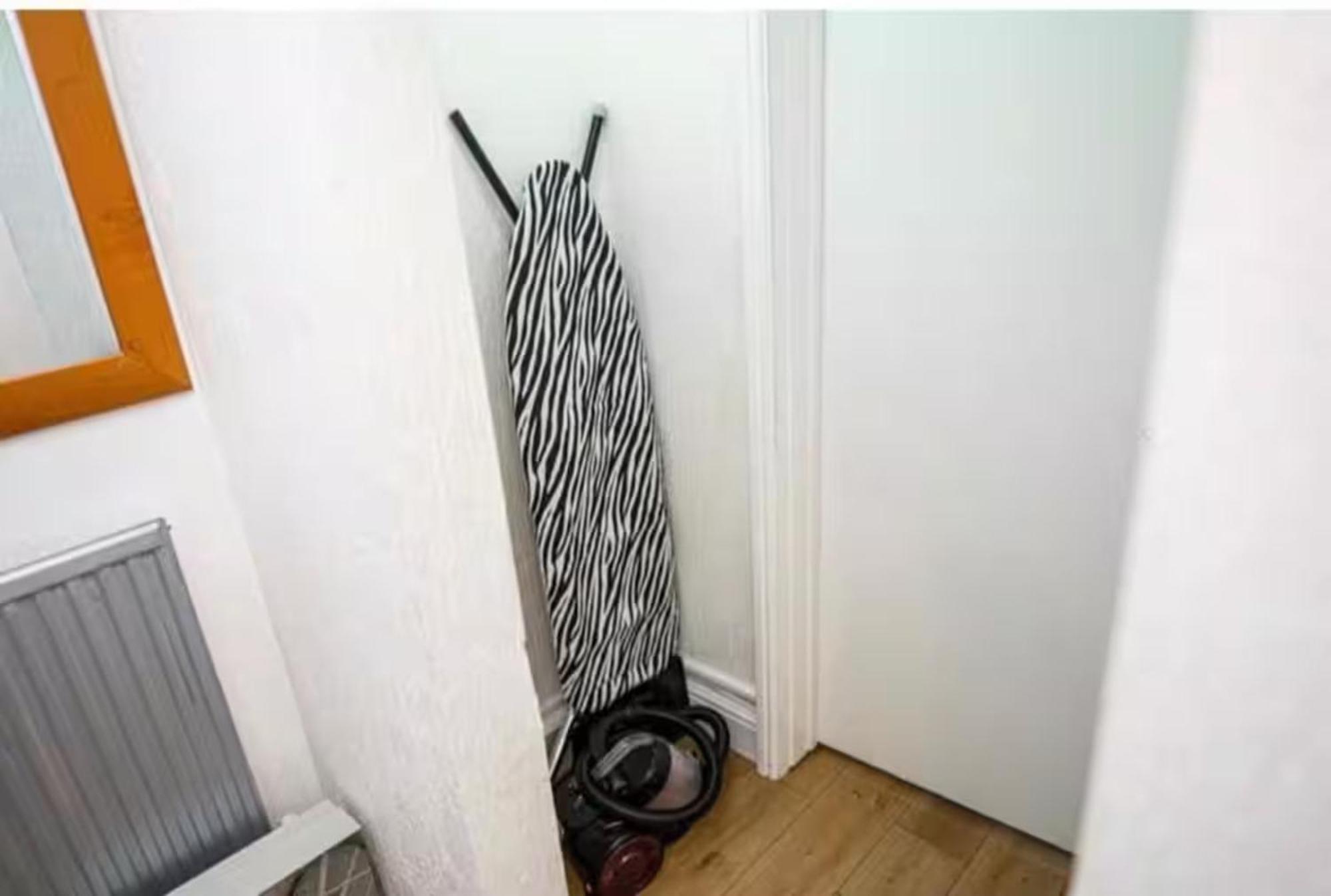 Family-Friendly Two-Bedroom Apartment Near Manchester City Stadium — Photos 2